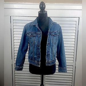 Vintage Gap Kids jean jacket. Size 10, denim.